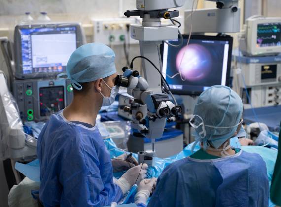 Витреоретинальная хирургия глаза - "Око-центр", Симферополь